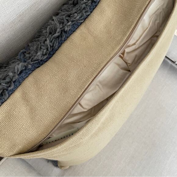 Pottery Barn Moroccan Wedding Blanket Pillow with Down Insert 20 x 20” Bohemian - Picture 9 of 11